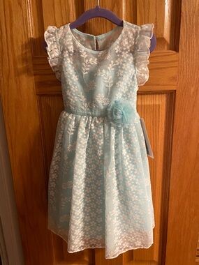 Jona Michelle Light Blue Lace Floral Party Dress with Flower Accent